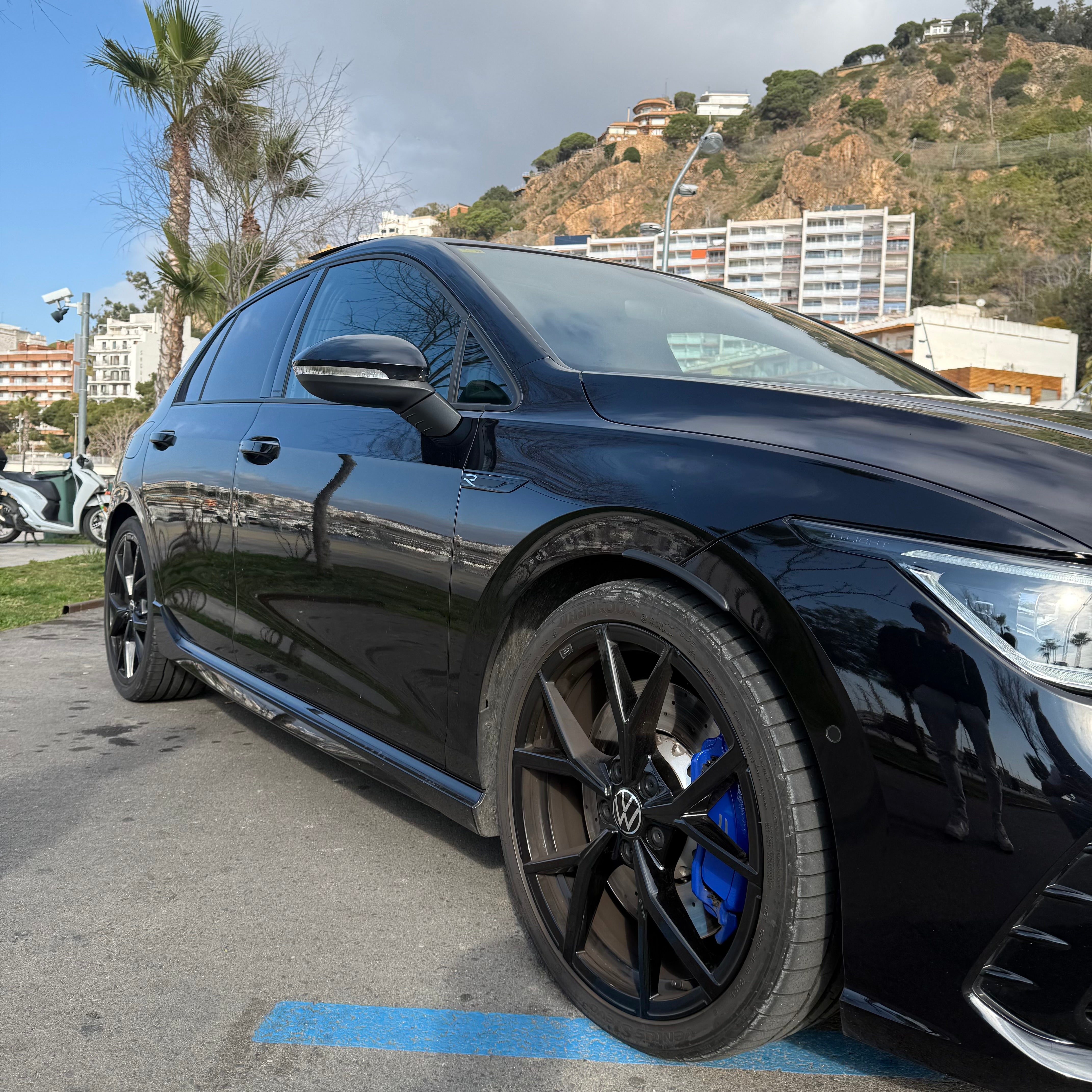 VOLKSWAGEN GOLF 8 R